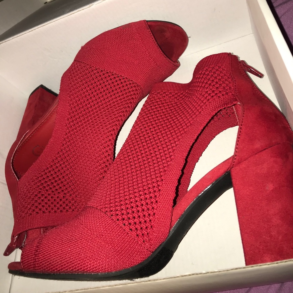 Peep toed-bootie